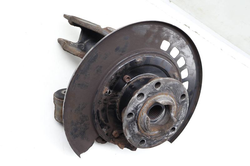 Spindle Knuckle w/ Wheel Bearing 7L8505436A — Used (SKU 609873)