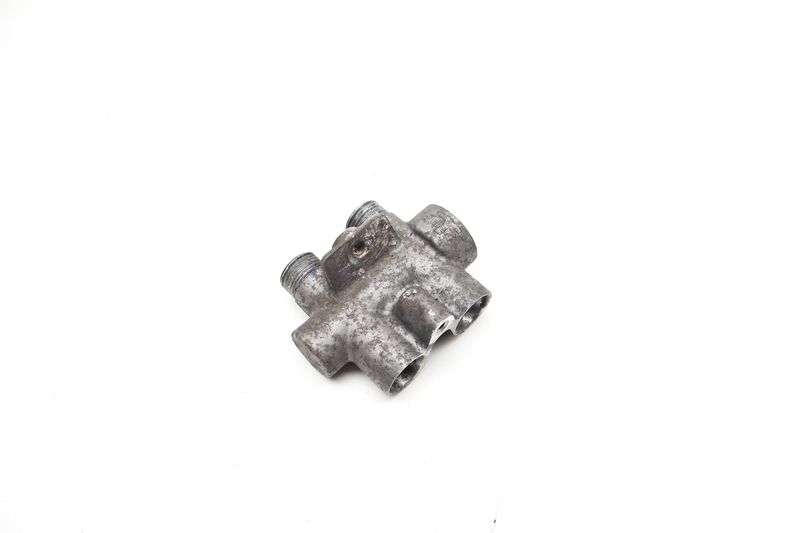 Transmission Oil Cooler Temp Valve / Thermostat 7L0317027A — Used (SKU 720688)