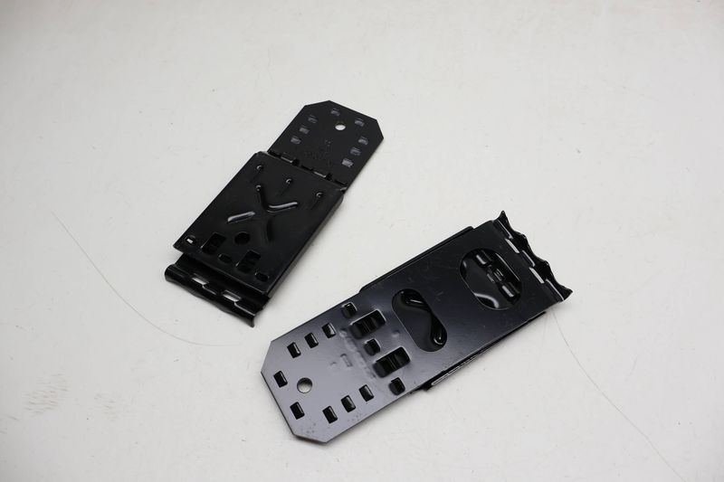 Wheel Chock / Stop Set 7L0860321A — Used (SKU 720780)