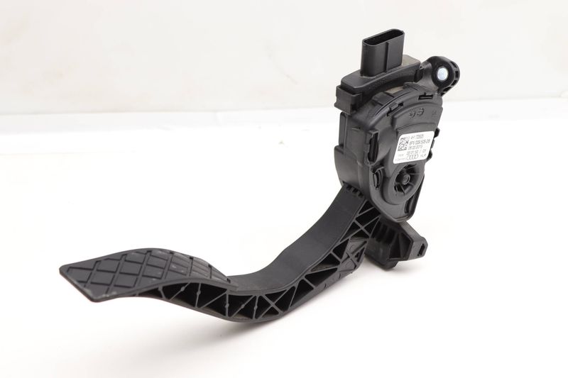 Gas Pedal / Accelerator Module 4H1723523 — Used (SKU 570114)
