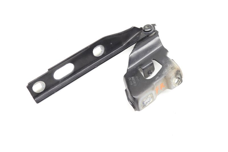 Hood Hinge 8K0823302D — Used (SKU 570208)