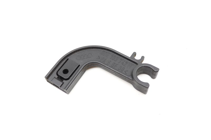 Vacuum Line Clip 06E133742H — Used (SKU 570015)