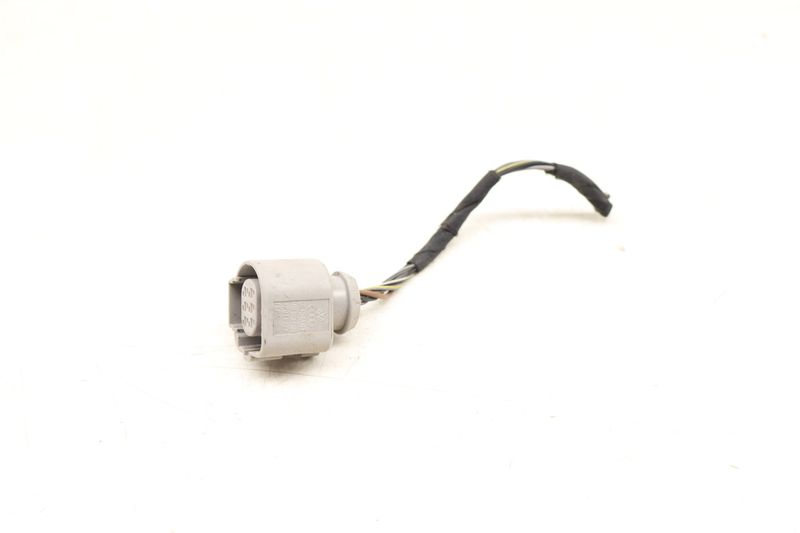 Outer LED Tail Light Wiring Connector / Pigtail — Used (SKU 533547)