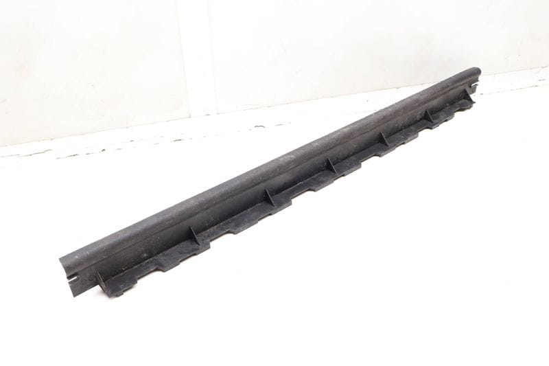 Radiator Seal / Gasket (LOWER) 8R0121331C — Used (SKU 613780)