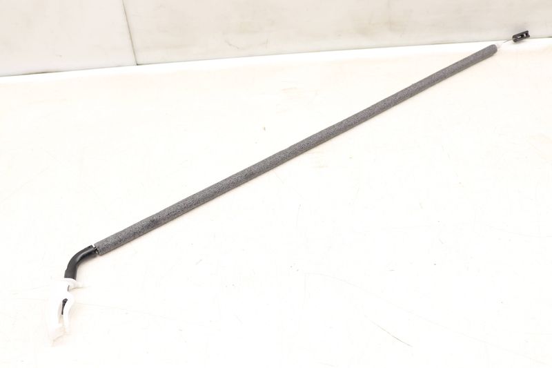 Interior Door Handle Release / Bowden Cable 51217259827 — Used (SKU 521151)