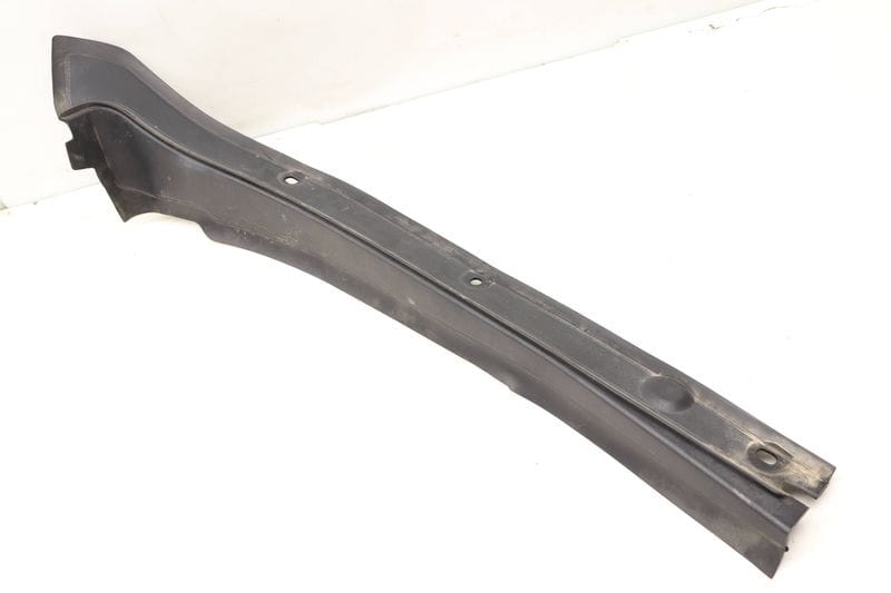 Hood / Fender Seal Panel 51767264273 — Used (SKU 521219)