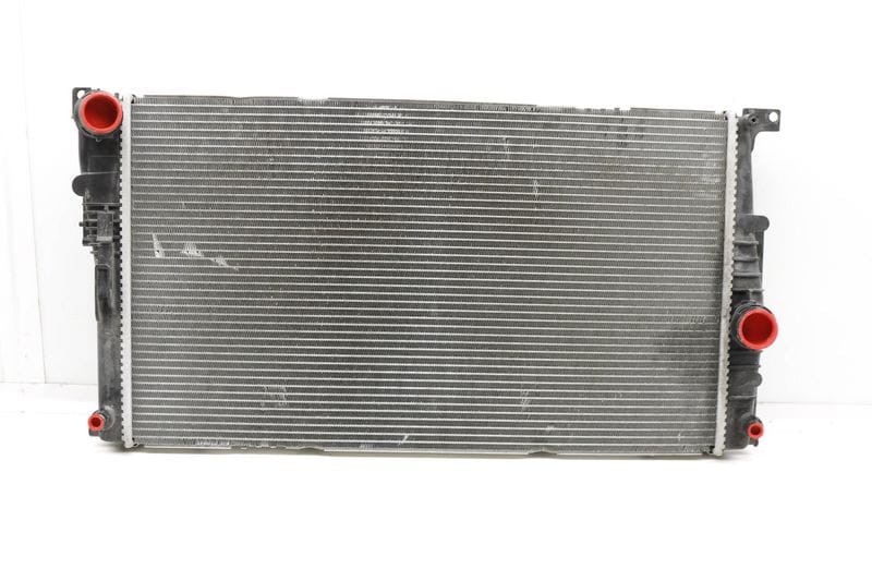 Radiator 17117618807 — Used (SKU 371768)