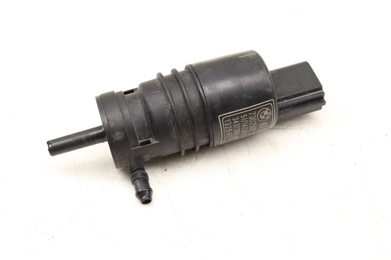Windshield Washer Pump 67127302589 — Used (SKU 521390)