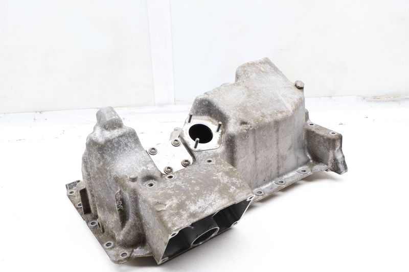 Engine Oil Pan 11137601942 — Used (SKU 659432)
