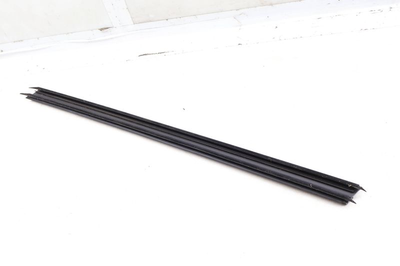 Door Window Slot Seal / Trim (INNER) 51337258299 — Used (SKU 659569)