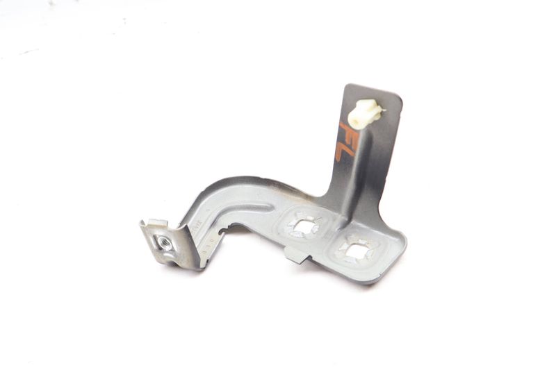 Fender Mount / Bracket 41357255821 — Used (SKU 659370)