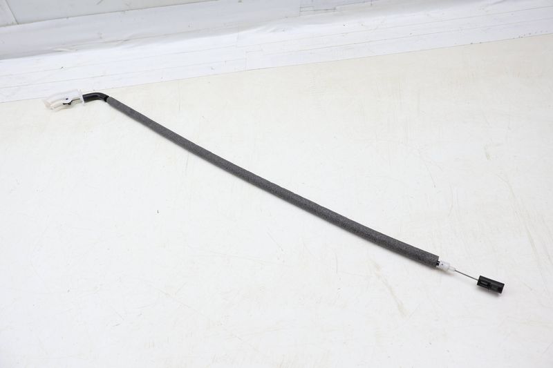 Interior Door Handle Release / Bowden Cable 51217259827 — Used (SKU 690635)
