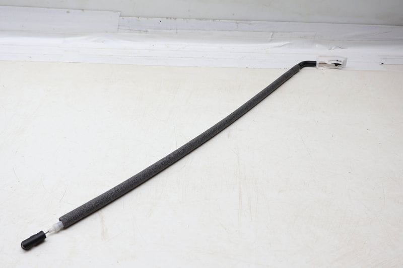 Interior Door Handle Release / Bowden Cable 51217259827 — Used (SKU 690636)