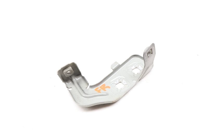 Fender Mount / Bracket 41357255822 — Used (SKU 659371)