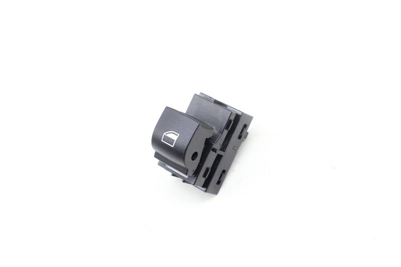 Window Switch 61319208107 — Used (SKU 659616)