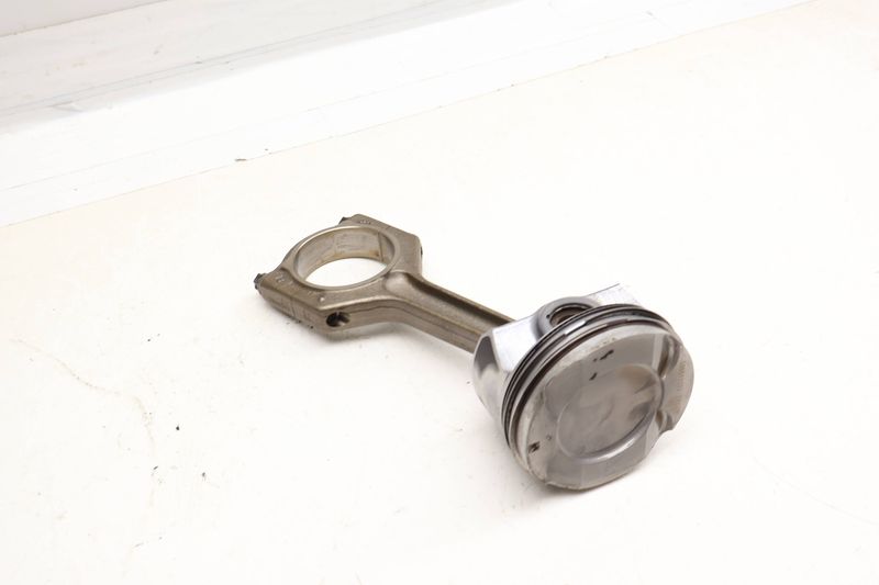 Piston / Connecting Rod 11258606459 — Used (SKU 690770)