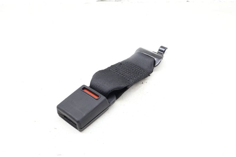 Center Seat Belt Buckle / Receiver 72117259397 — Used (SKU 659565)