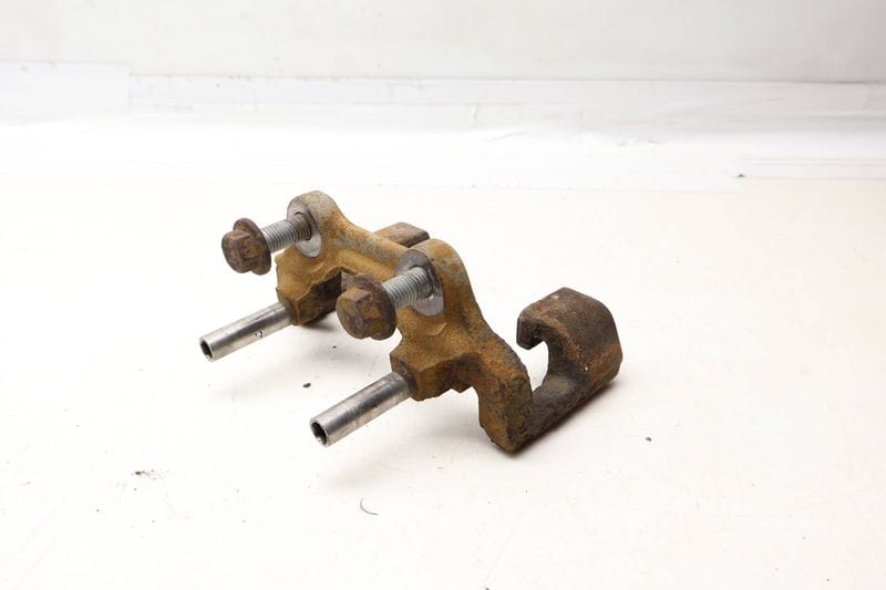Brake Caliper Carrier / Bracket 34216850860 — Used (SKU 690721)