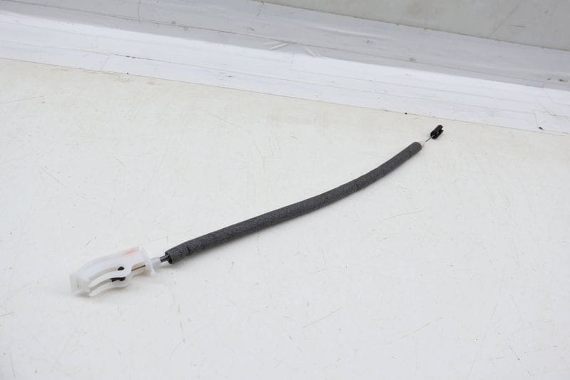 Interior Door Handle Release / Bowden Cable 51227259837 — Used (SKU 690643)
