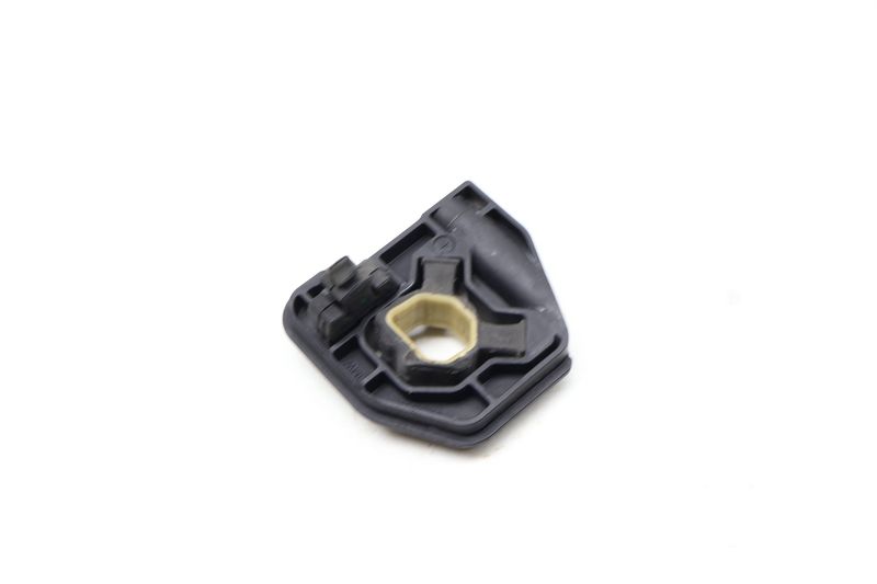 Upper Radiator Mount Bracket 17118620733 — Used (SKU 659420)
