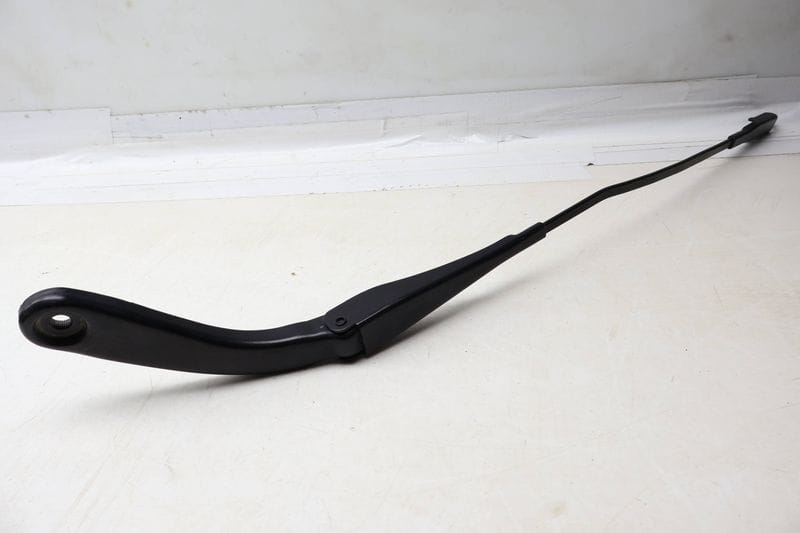 Windshield Wiper Arm 61617260474 — Used (SKU 690698)