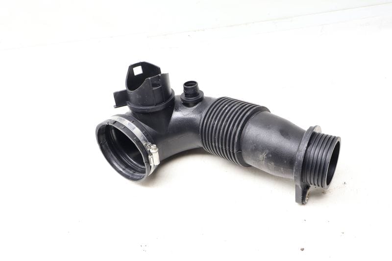 Turbo Intercooler Hose / Tube 13717605638 — Used (SKU 690724)