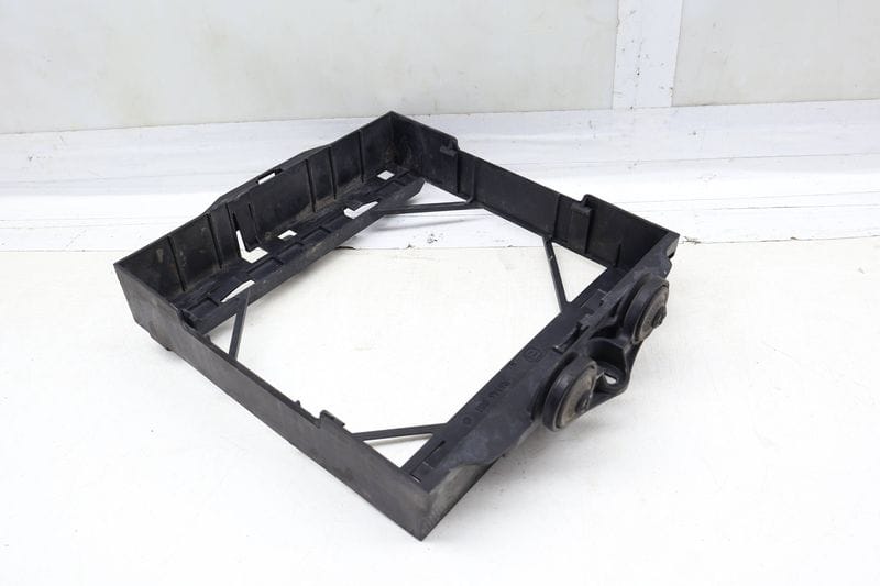 Auxiliary Radiator Cover / Bracket 17117572543 — Used (SKU 683696)