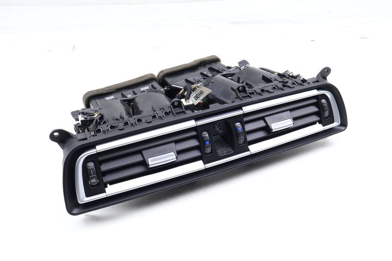 Center Dash Air Vent 64229115859 — Used (SKU 683289)
