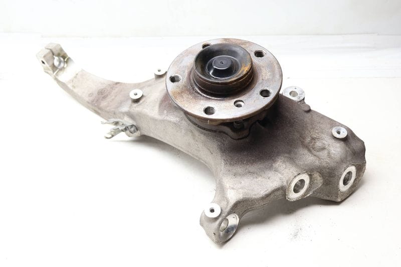 Spindle Knuckle w/ Wheel Bearing 31216775767 — Used (SKU 683768)