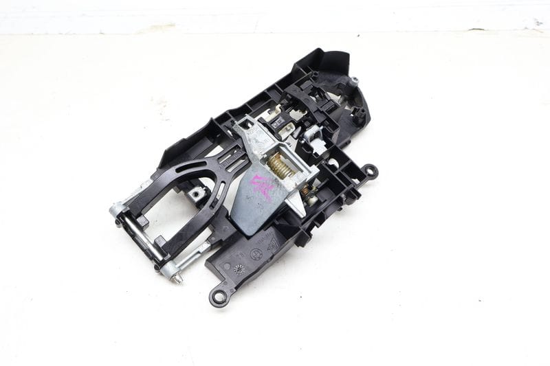 Exterior Door Handle Bracket 51217187228 — Used (SKU 683753)