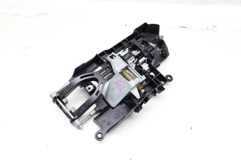 Exterior Door Handle Bracket 51217187228 — Used (SKU 683755)