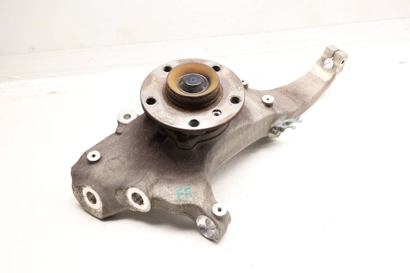 Spindle Knuckle w/ Wheel Bearing 31216775768 — Used (SKU 683769)