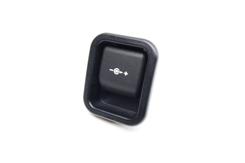 Power Outlet 61347040621 — Used (SKU 683468)
