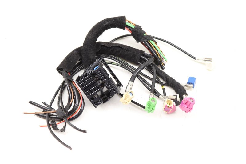 Radio / Stereo / Navigation Head Unit Wiring Connector Set — Used (SKU 471159)