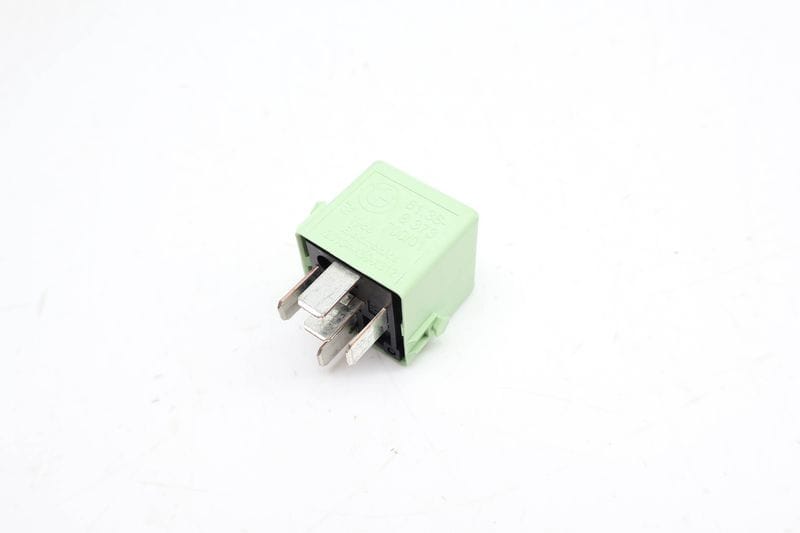Relay 61368373700 — Used (SKU 683586)