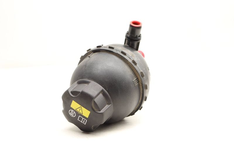 Coolant Expansion Tank / Reservoir / Bottle 17137604431 — Used (SKU 526001)