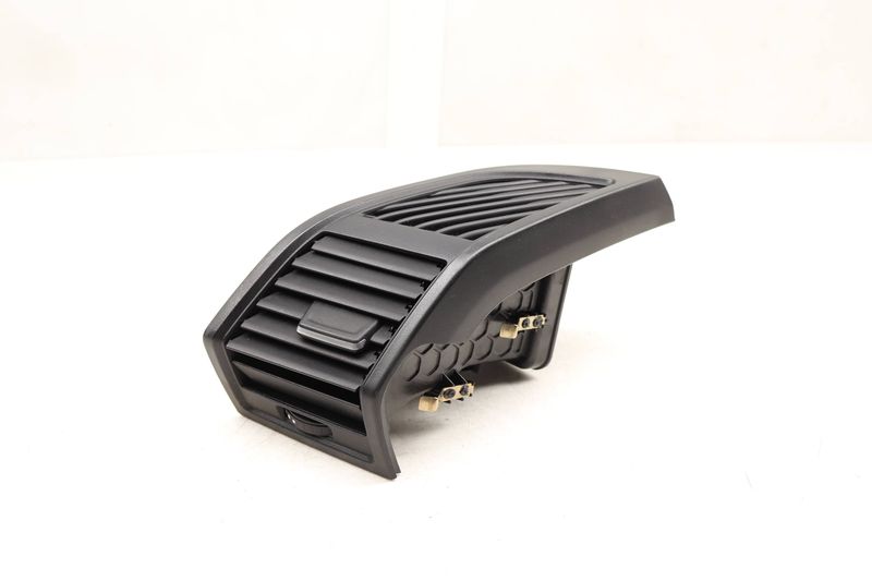 Dash Air Vent 64229283001 — Used (SKU 525721)