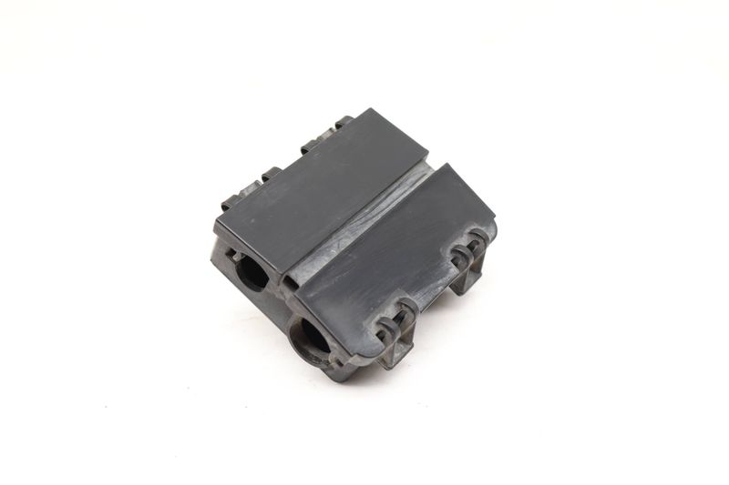 Plug-IN Connection Bracket 61139301762 — Used (SKU 525956)