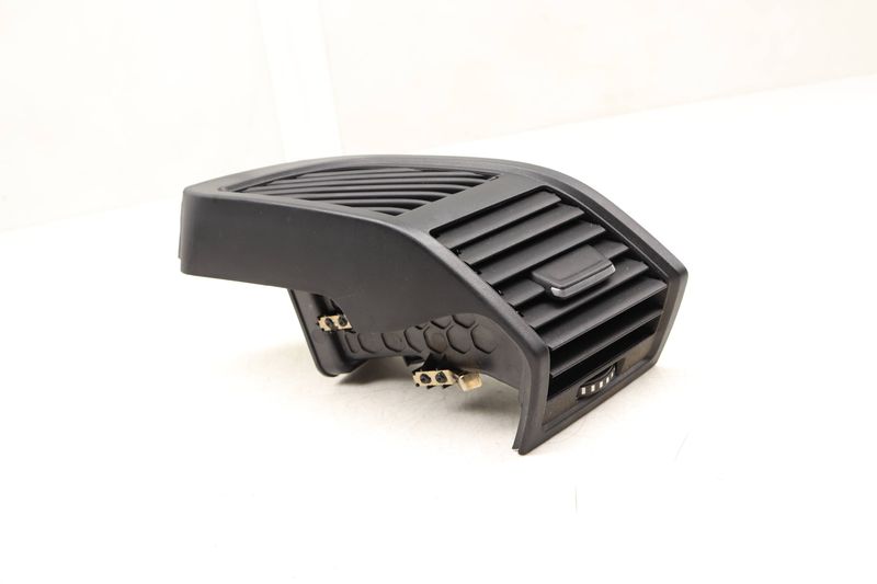 Dash Air Vent 64229283003 — Used (SKU 525722)