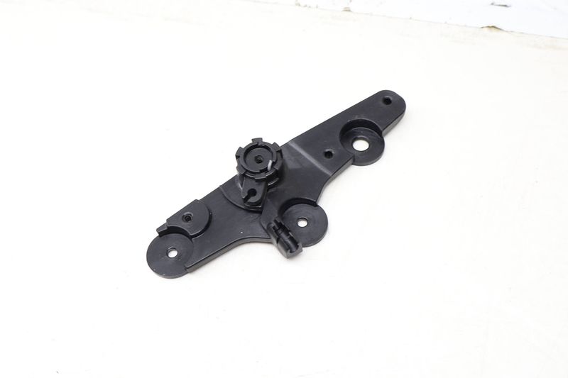 Hood Release Cable / Lever Mount Bracket 51239150273 — Used (SKU 662886)