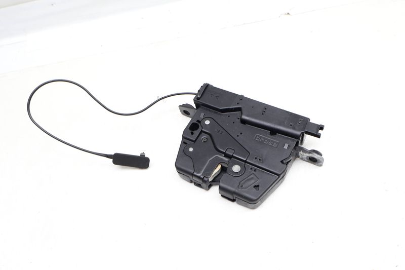 Trunk Lid Latch / Lock 51247200511 — Used (SKU 663064)