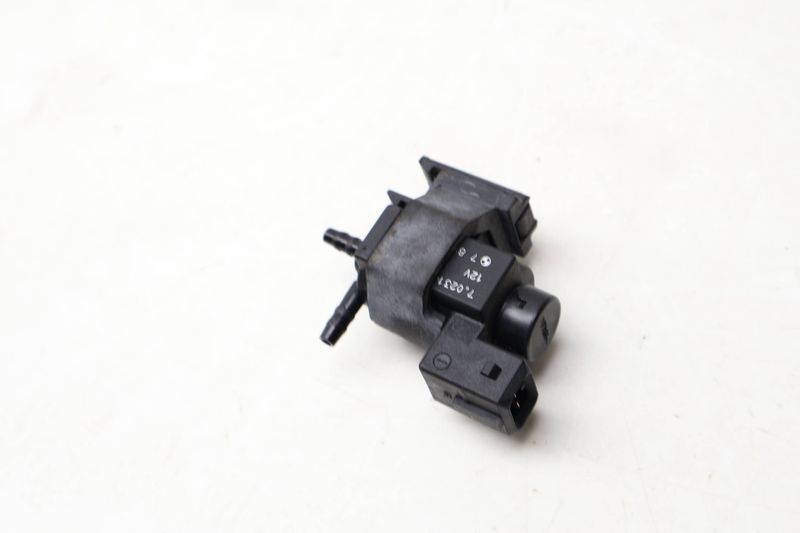 Vacuum Control Valve 11747810831 — Used (SKU 663118)