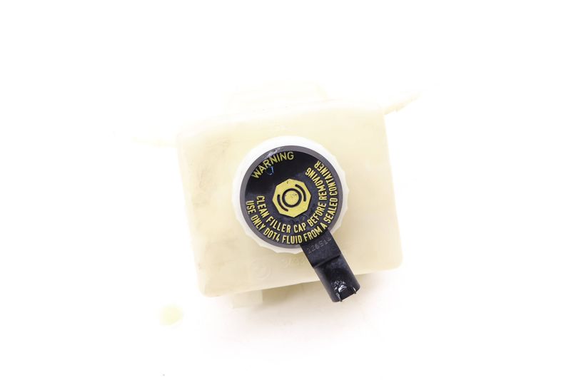 Brake Fluid Reservoir / Tank / Bottle 34336771718 — Used (SKU 688977)