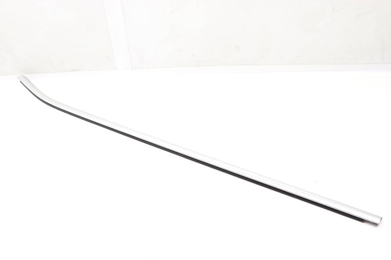 Exterior Door Window Slot Seal /Trim 51337289621 — Used (SKU 565285)