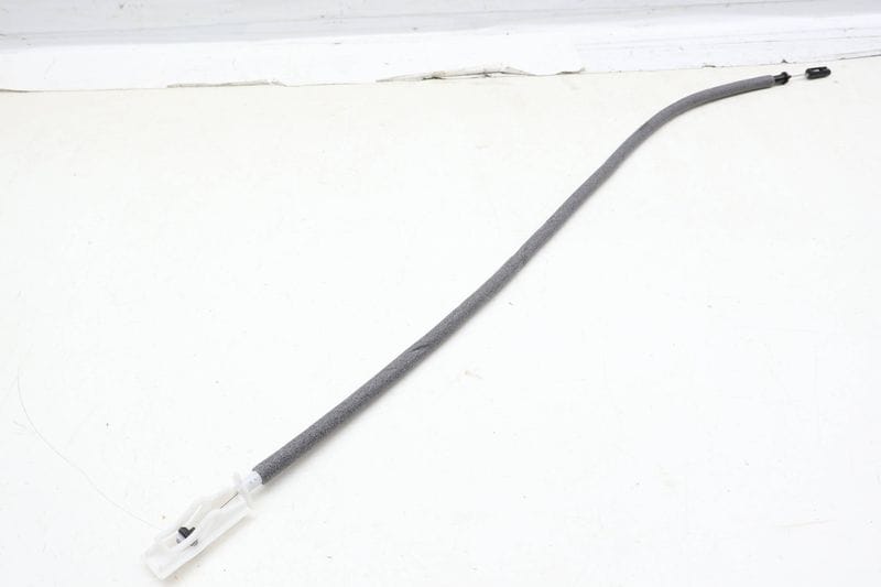 Interior Door Handle Release / Bowden Cable 51217293621 — Used (SKU 688692)