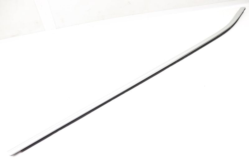 Exterior Door Window Slot Seal / Trim 51337289622 — Used (SKU 565286)