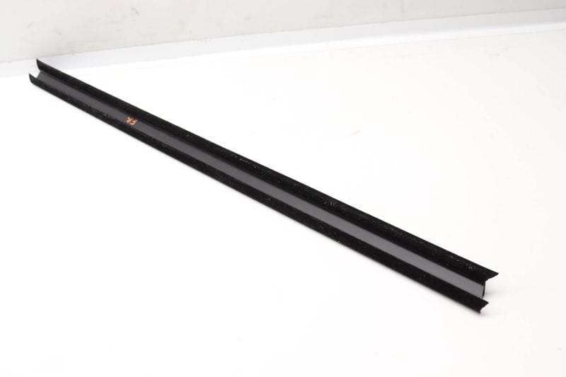 Interior Door Window Slot Seal Trim 51337289628 — Used (SKU 565348)