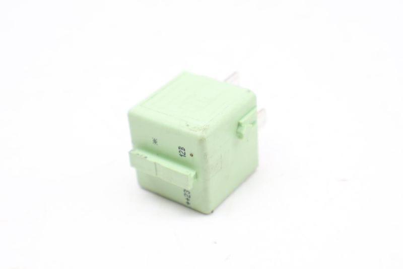 Relay 61368373700 — Used (SKU 688808)