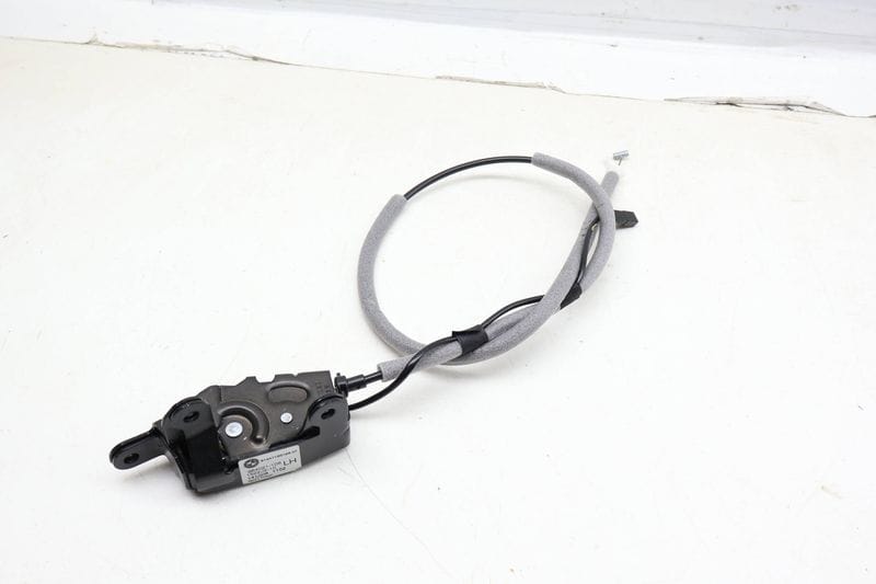 Trunk Lid Latch / Lock 51247183196 — Used (SKU 688690)