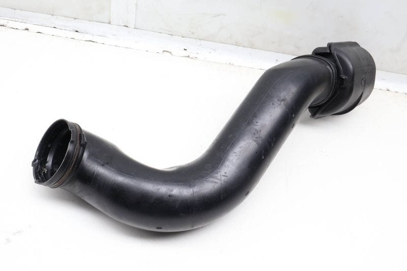 Air Intake Duct / Tube 13717613823 — Used (SKU 622362)